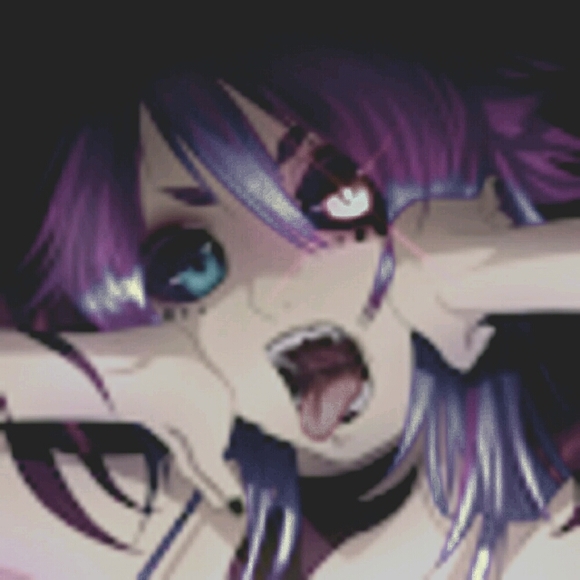 Meet your Posher, Hannah - Picture 1 of 2